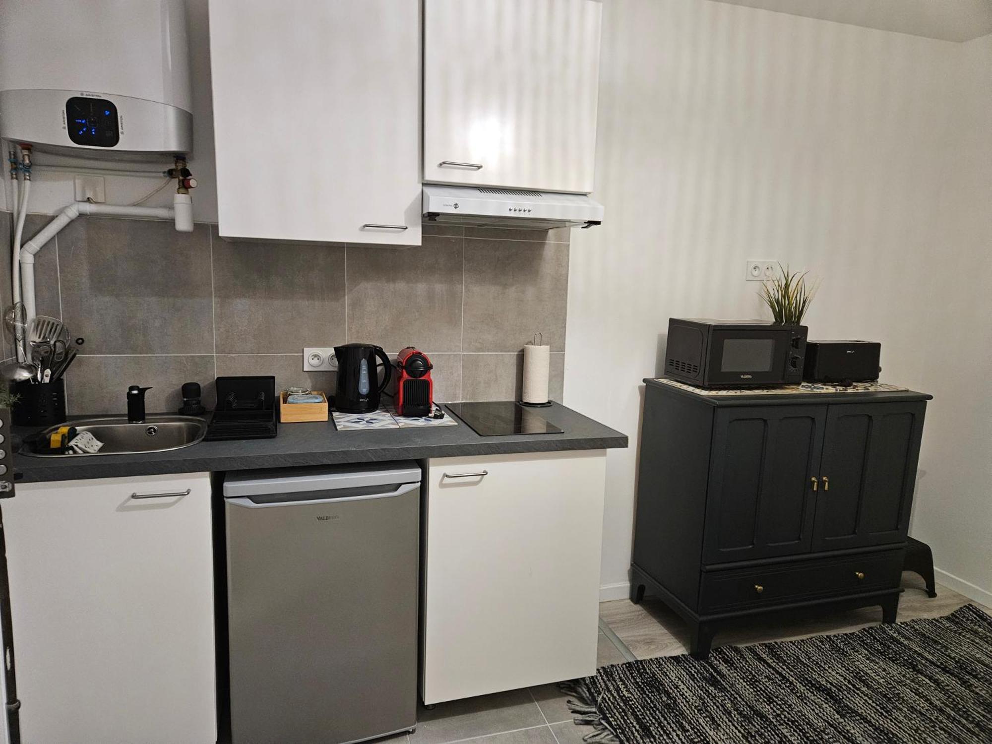 Studio Stade De France 17 Pour 4 Personnes 圣但尼 外观 照片
